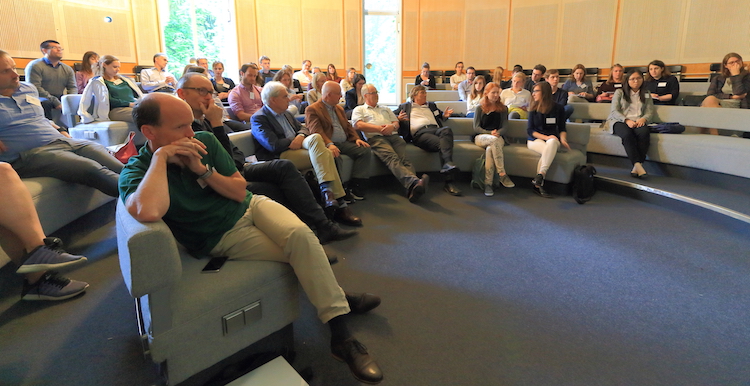 Retreat 2018: concentrated listening to the scientific presentations